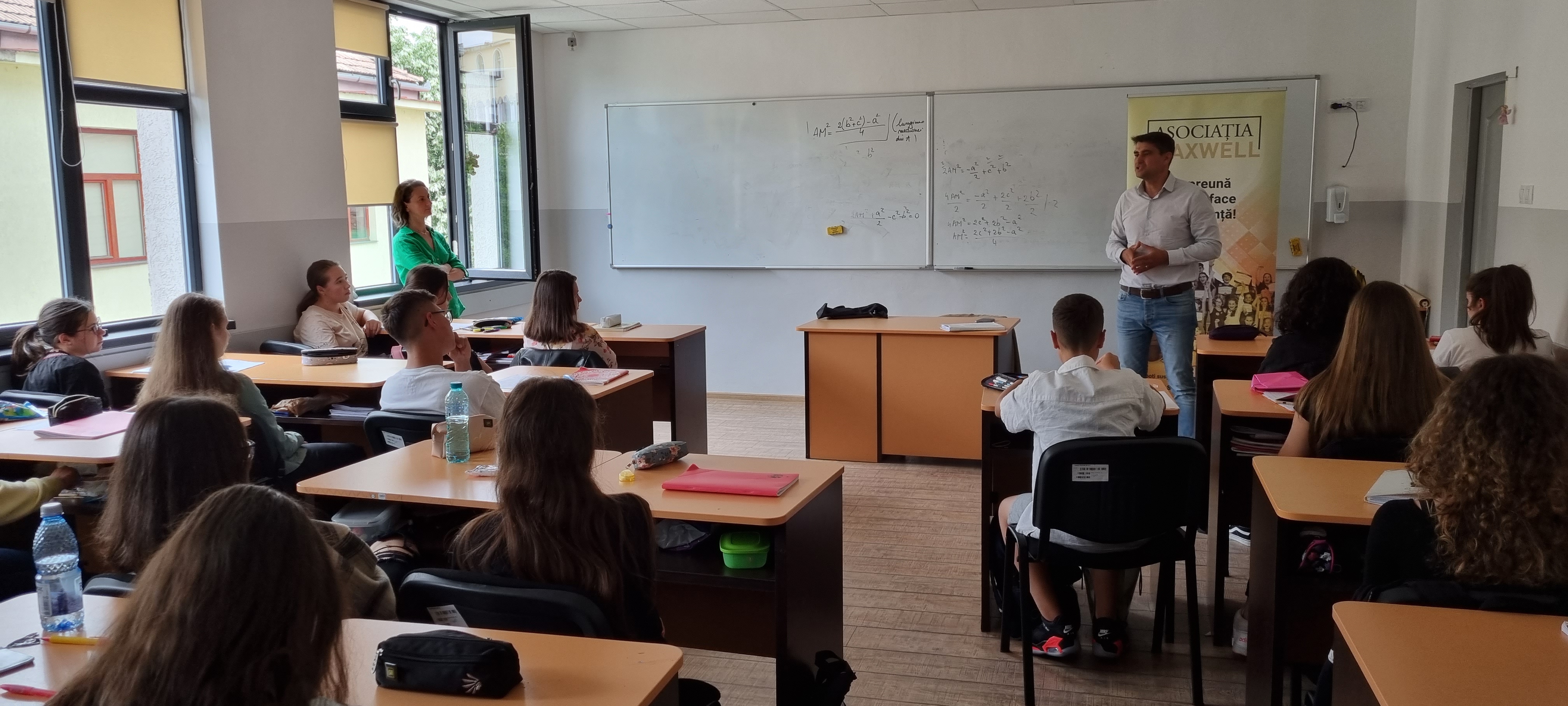 Programul MaxLeaders